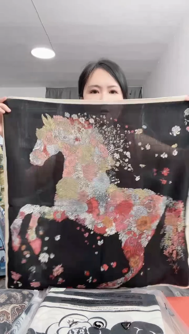 丝绸70*70黑马丝毛