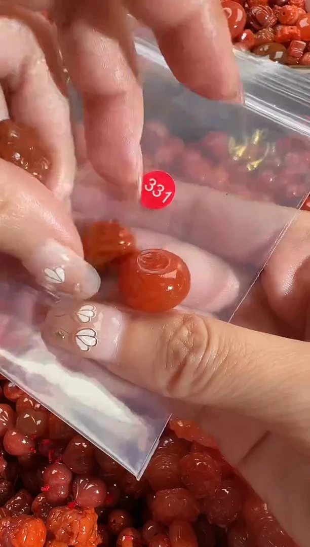 颈饰未镶嵌南红玛瑙1