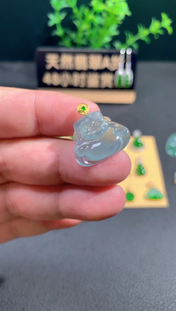 【闪购商品】翡翠颈饰18K金镶嵌翡翠