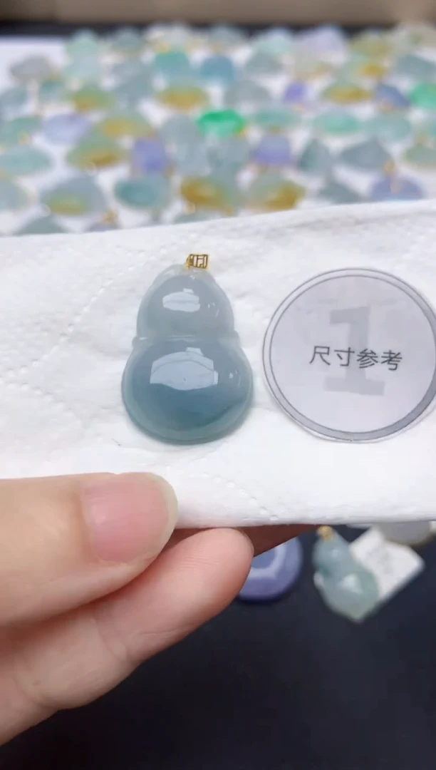翡翠18K金镶嵌颈饰天然缅甸A货翡翠