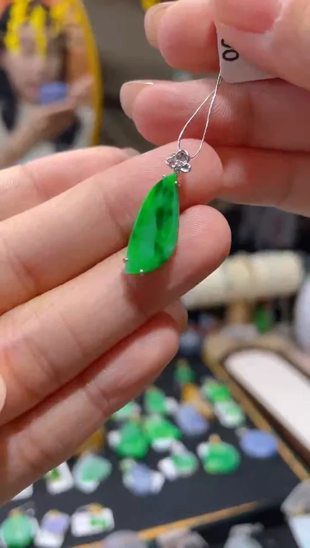 【闪购商品】翡翠颈饰18K金镶嵌假一赔三