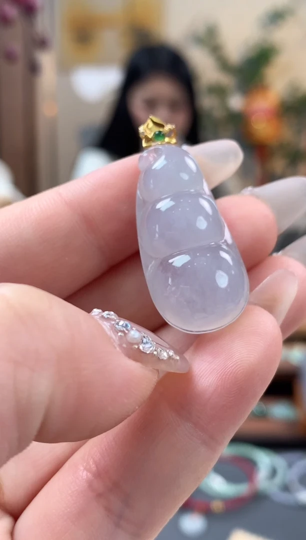 【闪购商品】翡翠吊坠(不含链)18K金镶嵌福豆