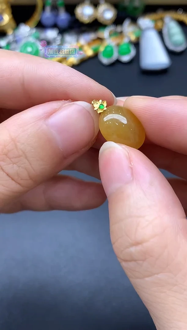 颈饰18K金镶嵌翡翠52-中国好珍宝