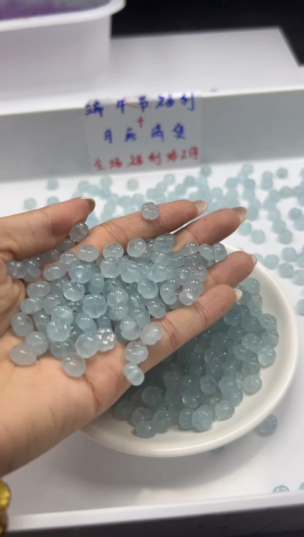 玛瑙/玉髓颈饰未镶嵌w2954海蓝宝五瓣花8mm*20颗