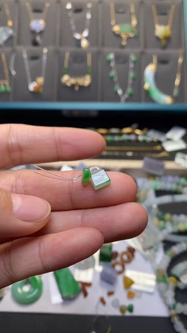 颈饰未镶嵌翡翠净货36210