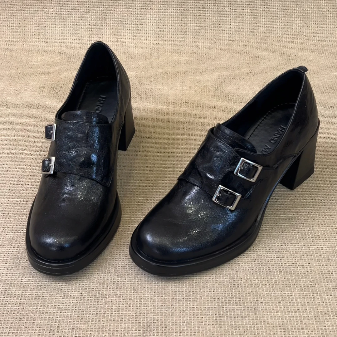 RubyL/7.5cm英伦风通勤百搭双排扣带一脚蹬圆头粗高跟单鞋女款