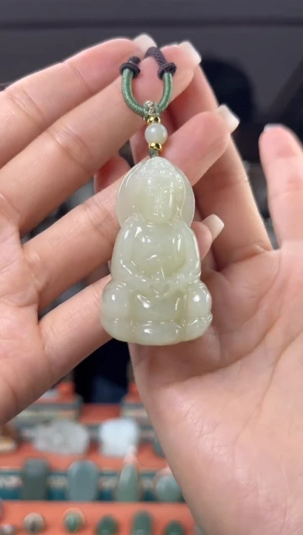 颈饰未镶嵌和田玉佩佩