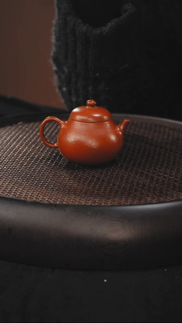 茶壶紫砂梨形 朱泥
