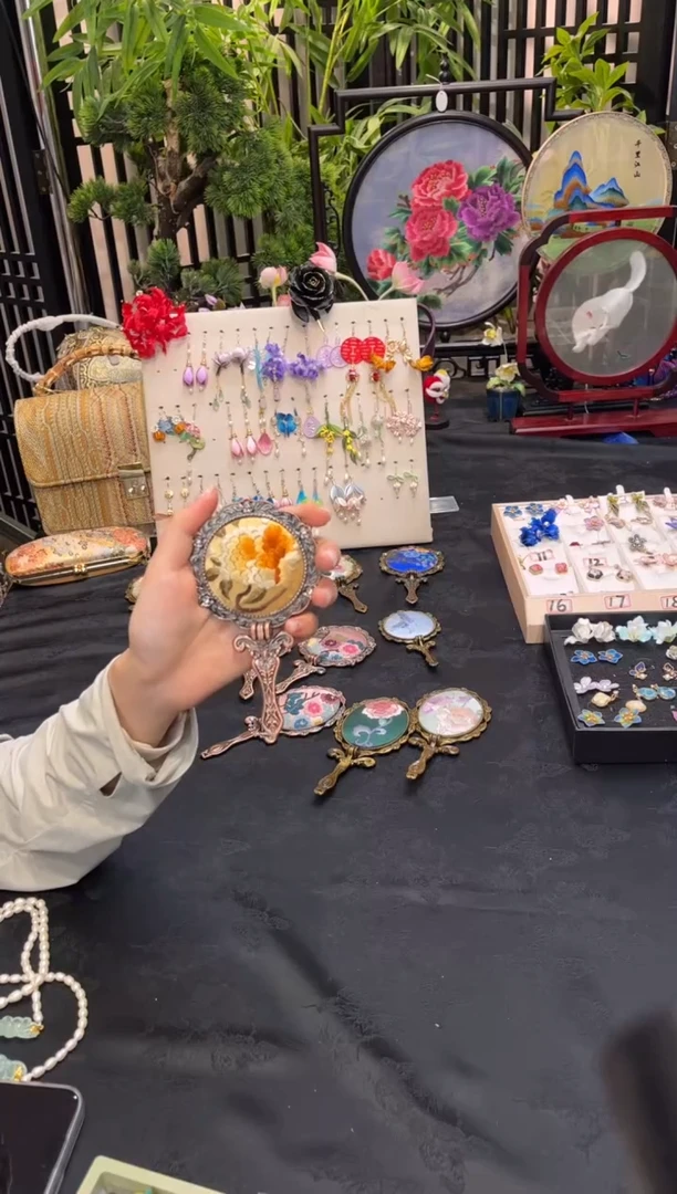 织绣非遗手工苏绣饰品
