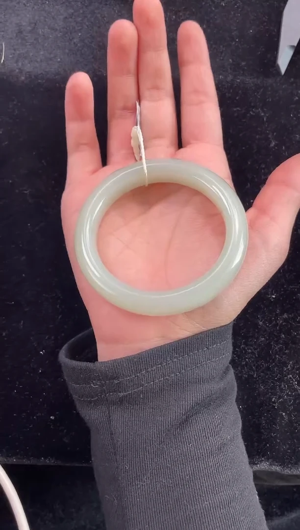 未镶嵌手镯和田玉新疆且末料青白玉55-56圈口上等和田玉手镯女