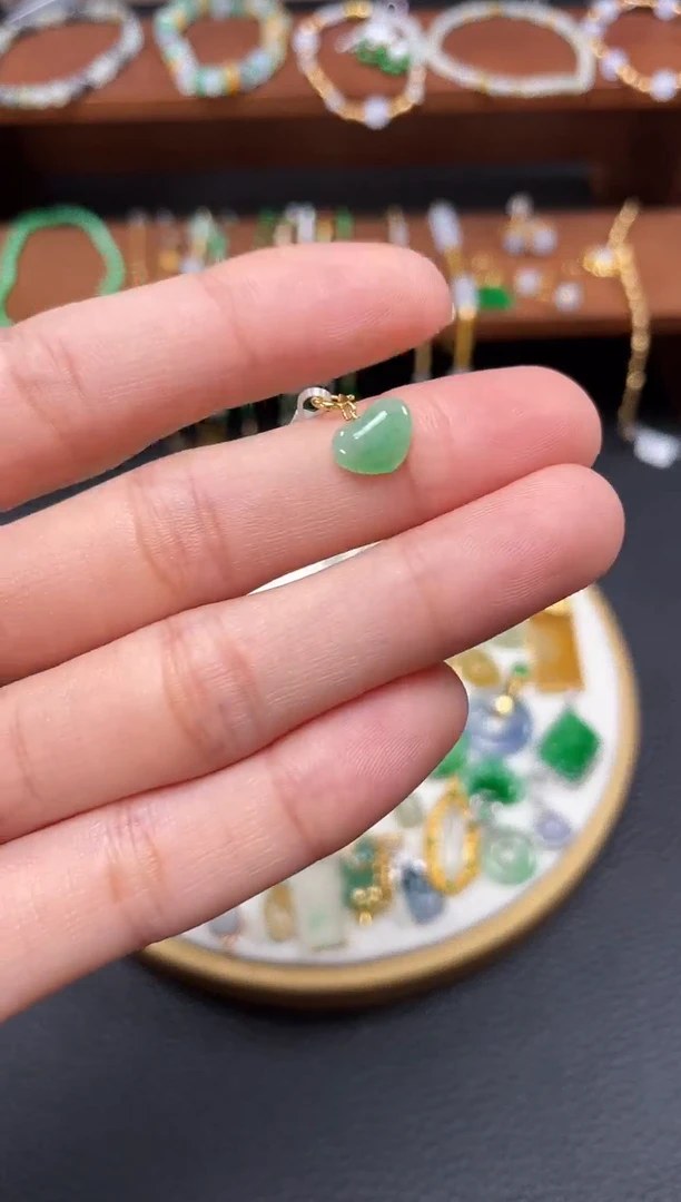 【闪购商品】翡翠吊坠(不含链)18K金镶嵌一个  JK709
