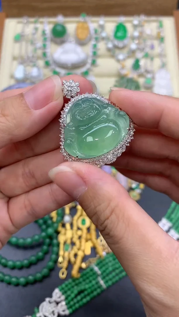 翡翠18K金镶嵌颈饰601-中国好珍宝