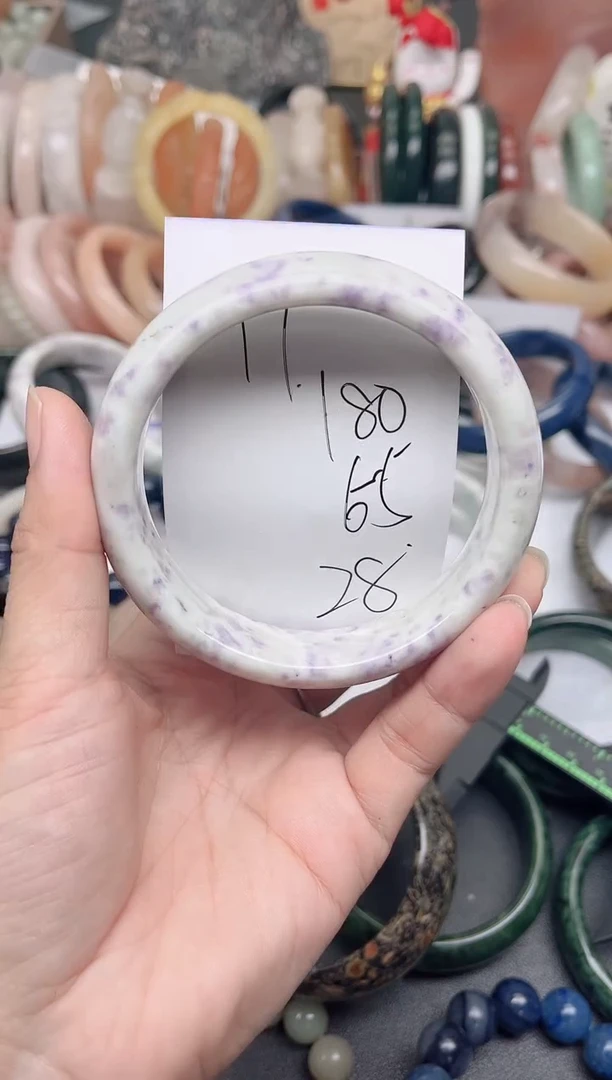 未镶嵌手镯石英质玉180