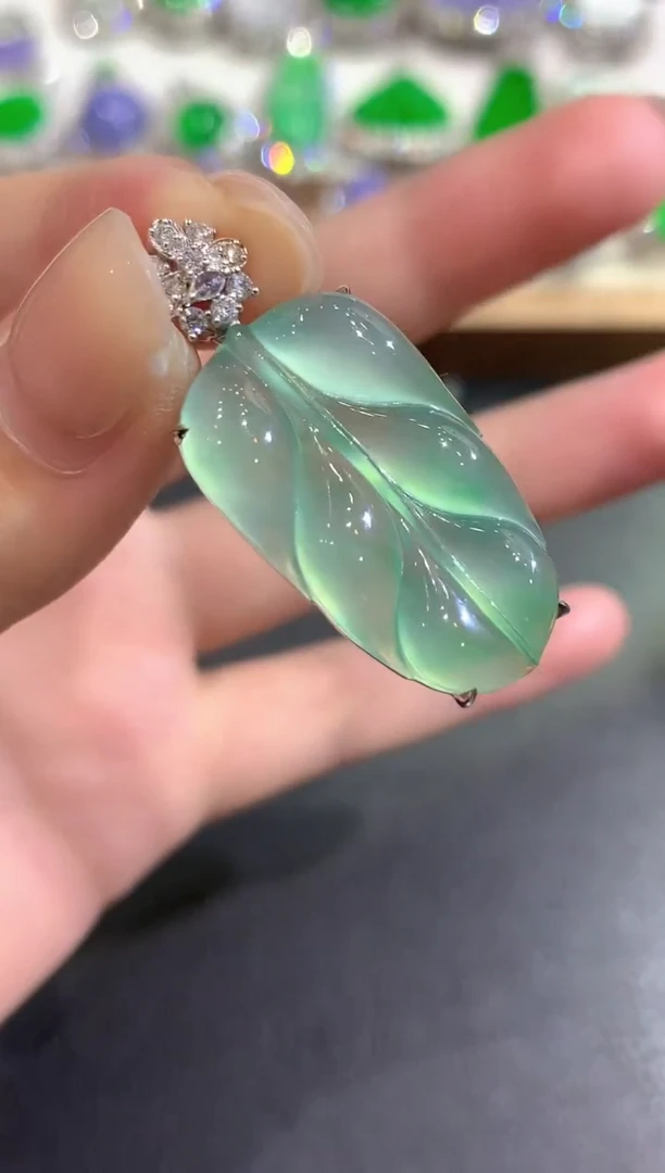 颈饰18K金镶嵌翡翠120-吊坠