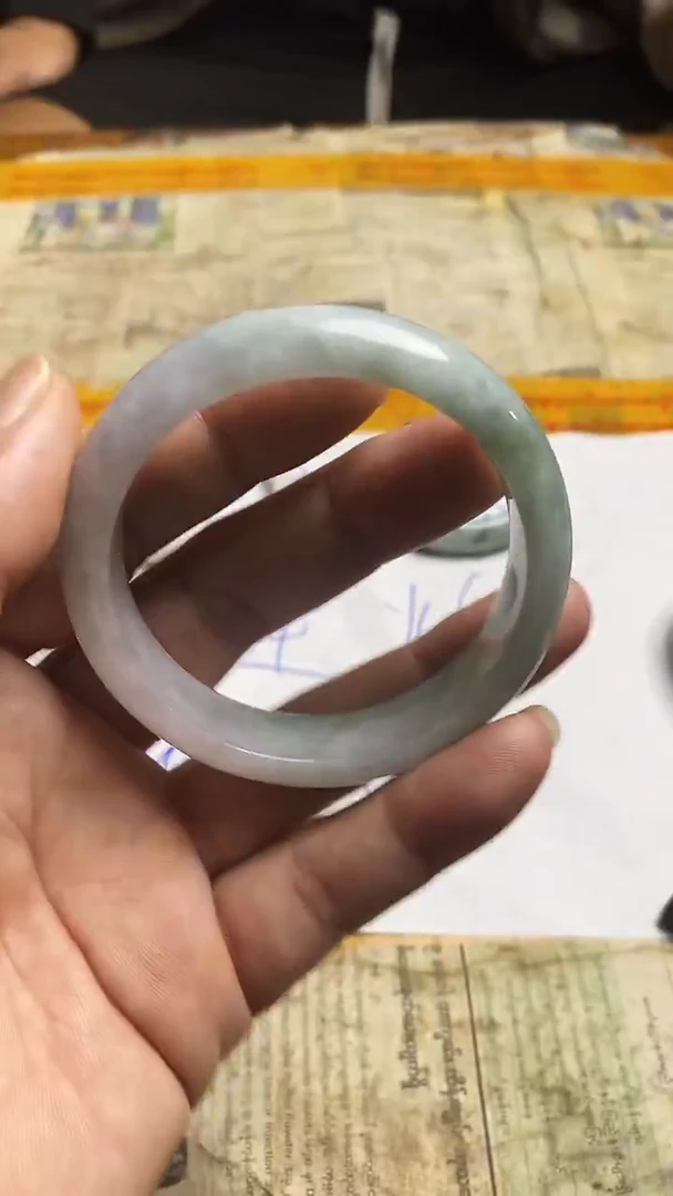 未镶嵌手镯翡翠手镯