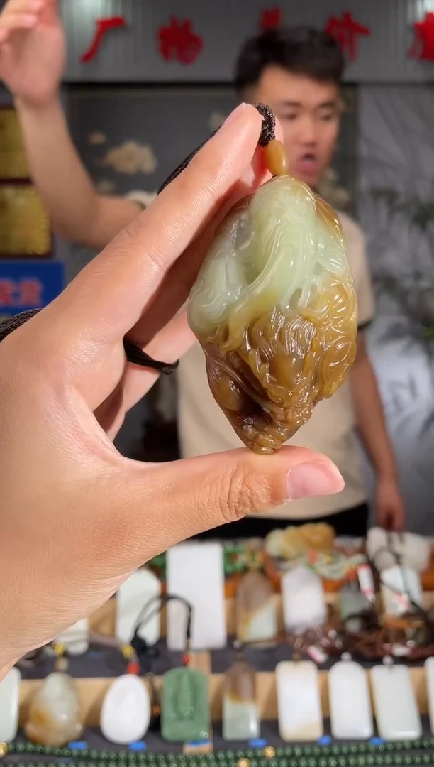 和田玉未镶嵌颈饰1