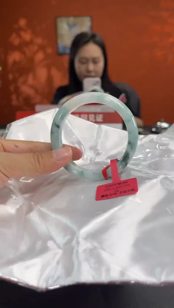 未镶嵌手镯翡翠3