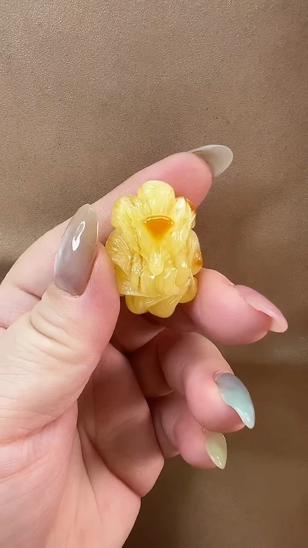 未镶嵌颈饰琥珀吊坠