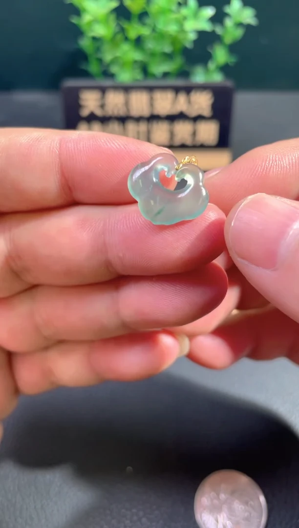 颈饰18K金镶嵌翡翠翡翠