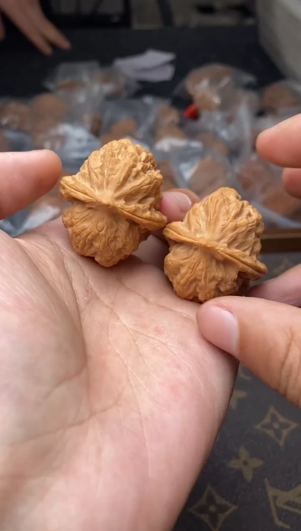 【闪购商品】文玩核桃把件A168号37尺梨木台