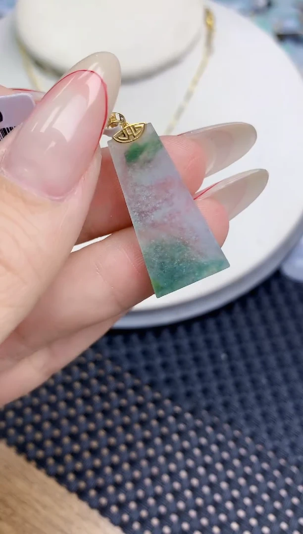 颈饰18K金镶嵌翡翠120   天然翡翠A货  百元以上9米证书费自理