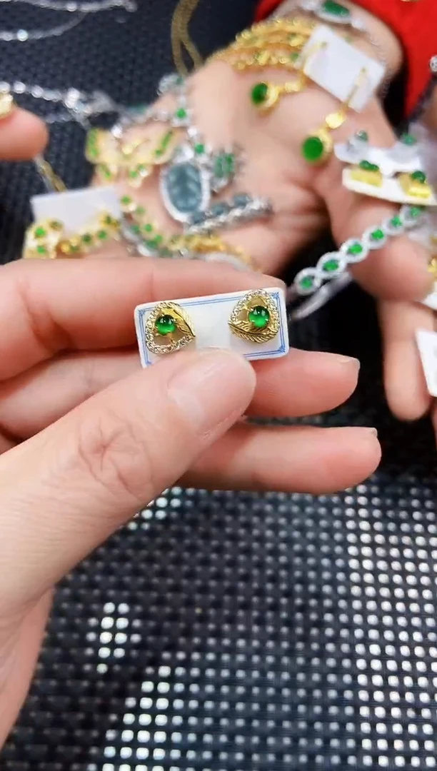 【闪购商品】翡翠耳饰未镶嵌111111111