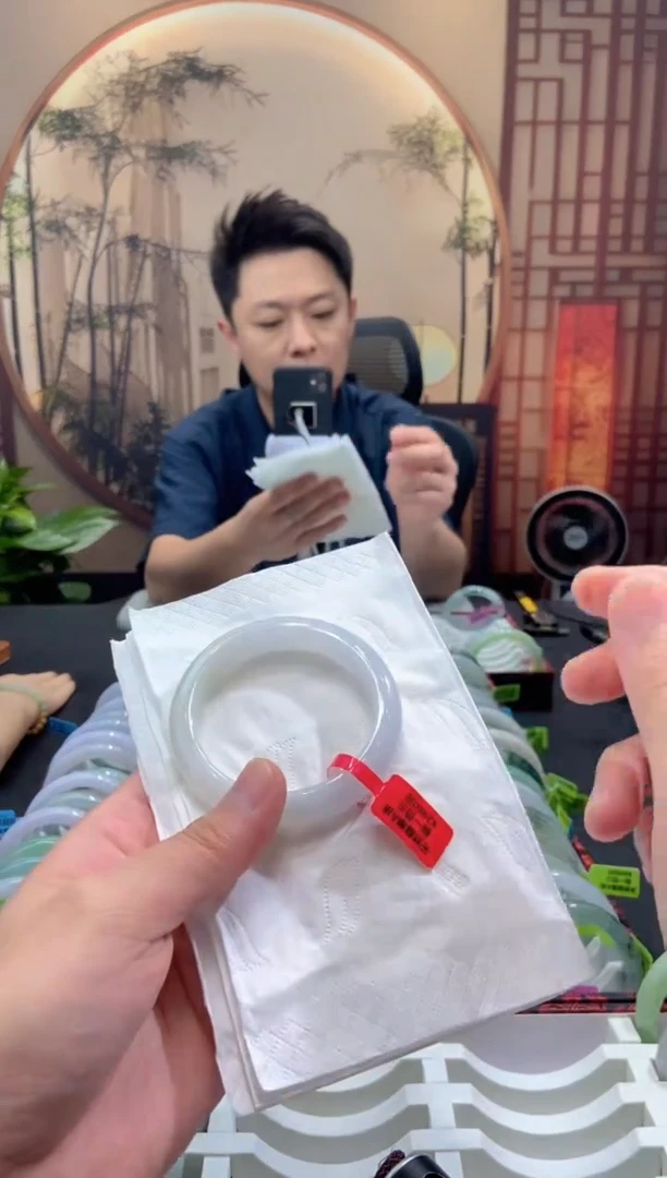 未镶嵌手镯翡翠000078395