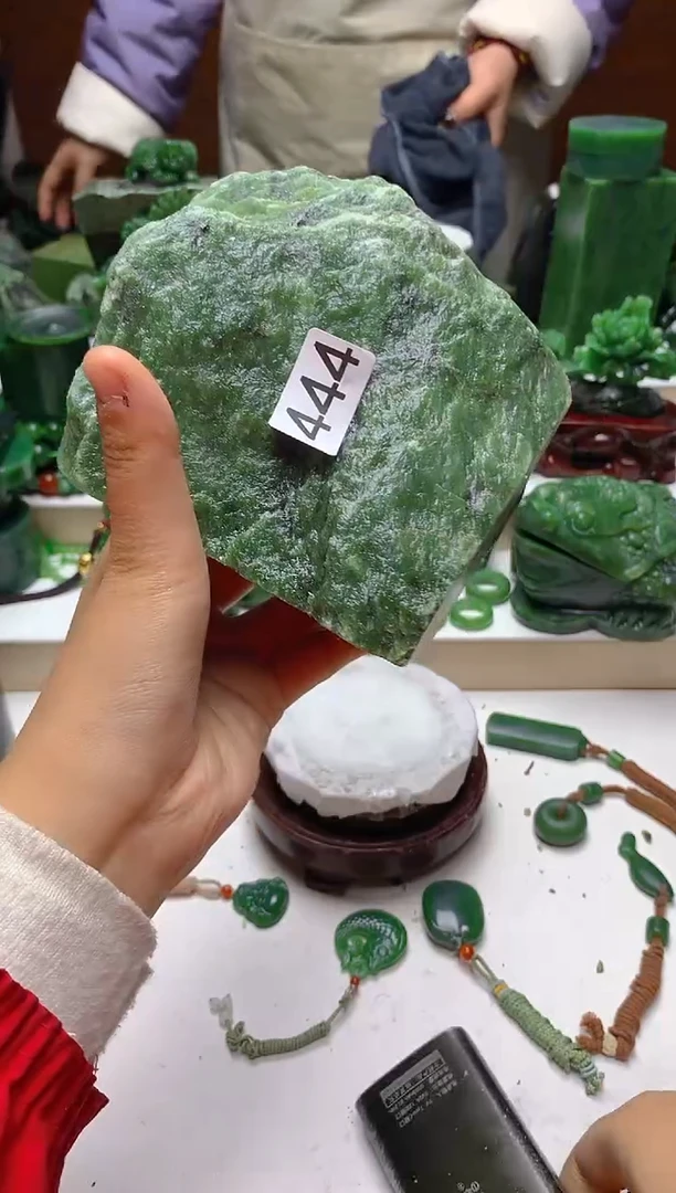 未镶嵌和田玉摆件1