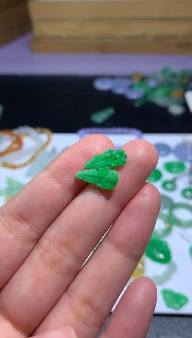 未镶嵌定制翡翠毛货