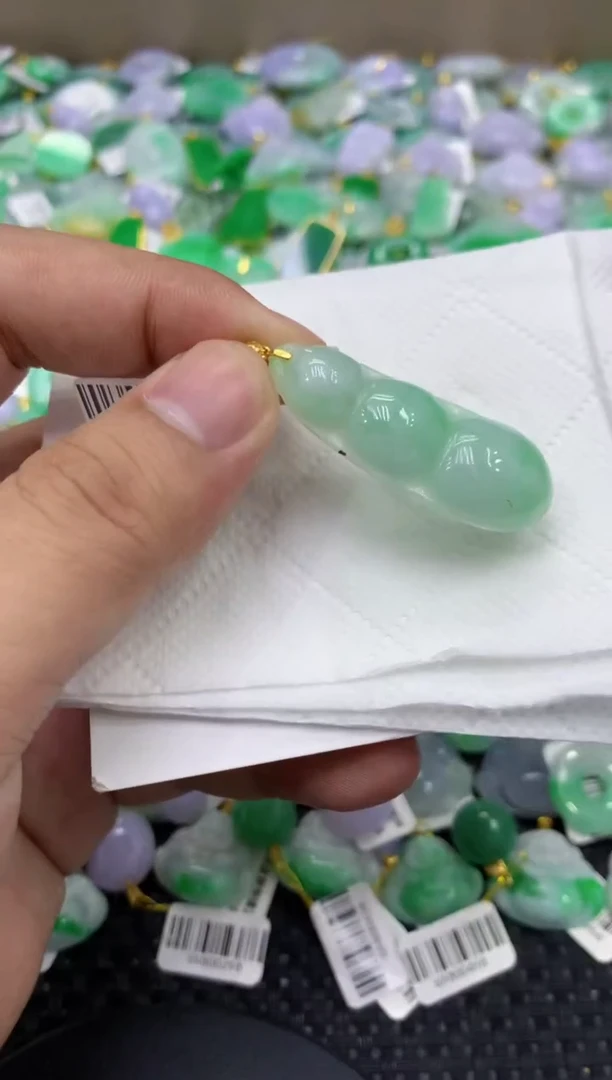 颈饰未镶嵌翡翠天然缅甸翡翠A货