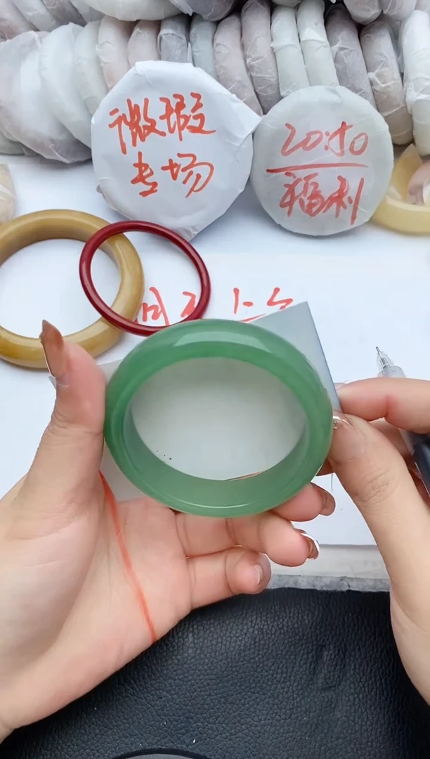 【闪购商品】石英质玉手镯未镶嵌B74+53/54