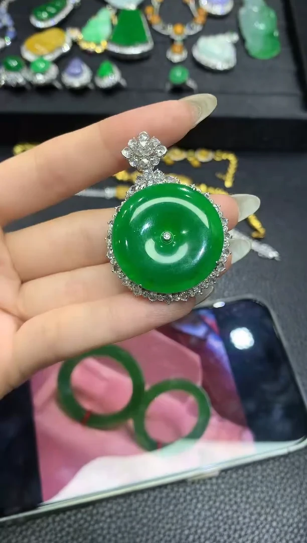 翡翠18K金镶嵌吊坠(不含链)98吊坠不含链