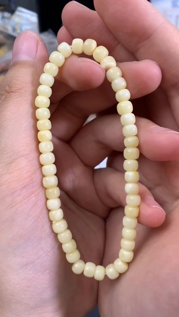 蜜蜡未镶嵌珠宝奇石1