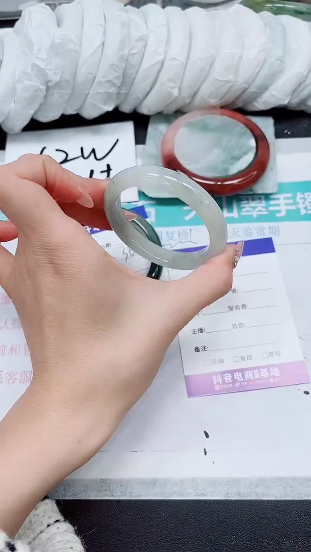 【闪购商品】石英质玉手镯未镶嵌A76-52/53