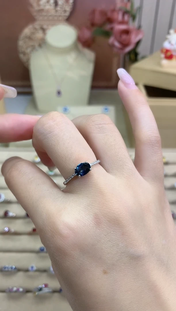 银S925镶嵌戒指托帕石蓝