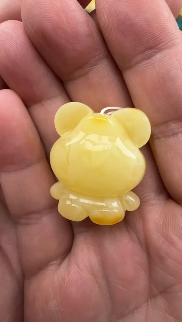 琥珀未镶嵌珠宝奇石浓蜡小熊HZ154