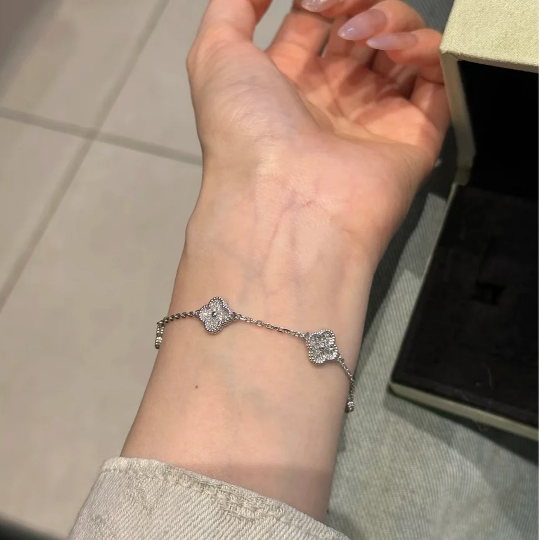 18K金满钻小六花四叶草手链 CZ (定制品质48小时鉴赏期）