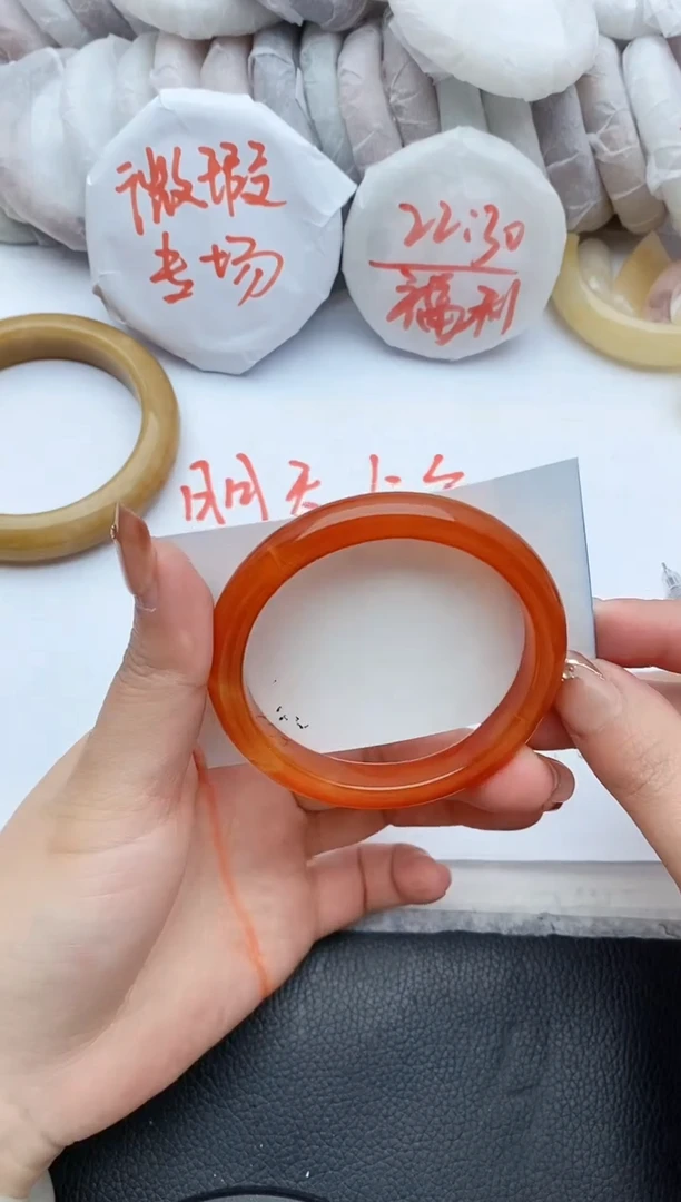 【闪购商品】石英质玉手镯未镶嵌B222+56/57