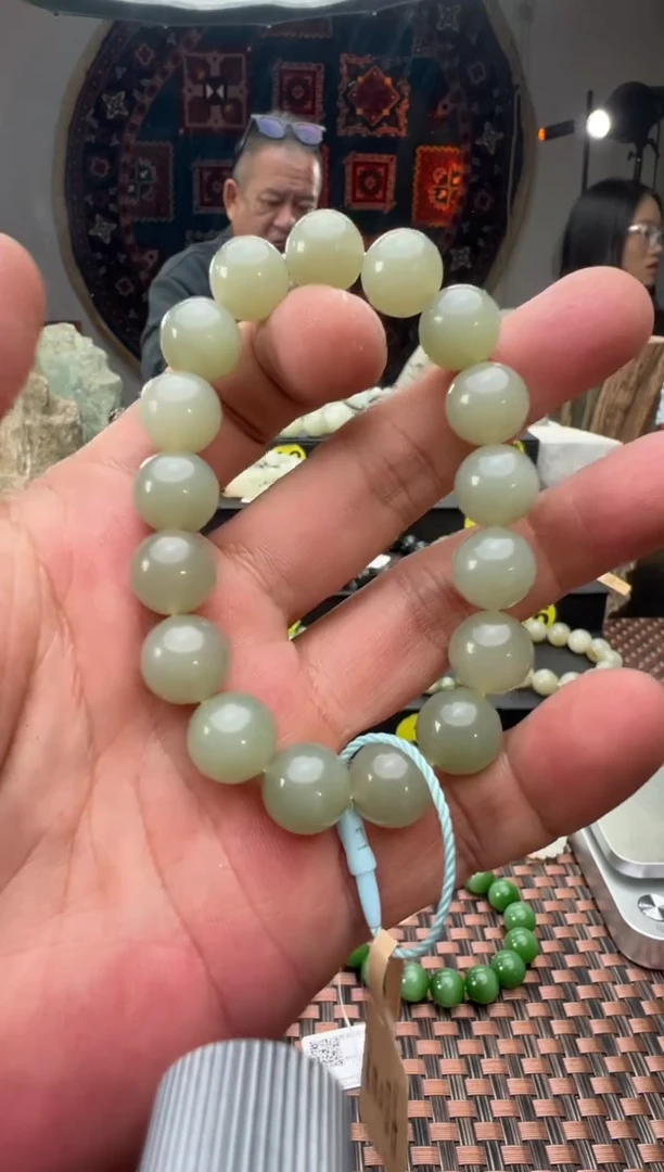 未镶嵌手串和田玉且末料近矿青白玉卡12手串