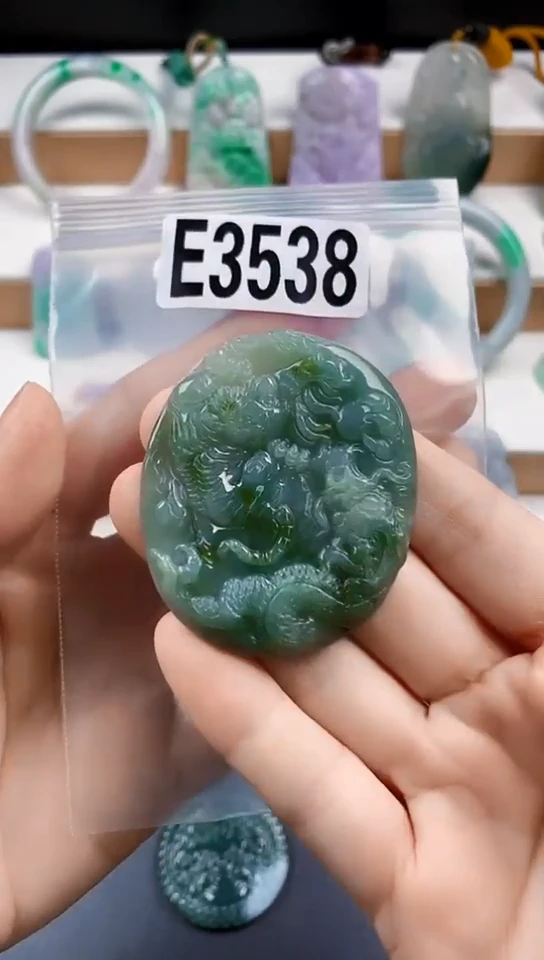 颈饰未镶嵌翡翠天然翡翠吊坠挂件