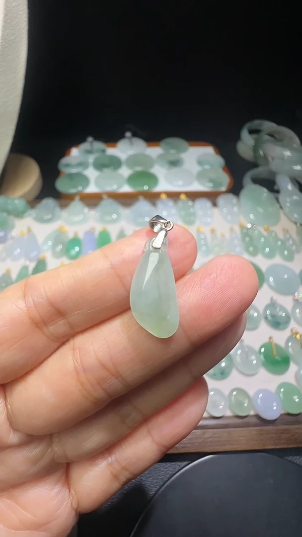 吊坠(不含链)银S925镶嵌翡翠小福瓜尺寸21*10*4.1mm