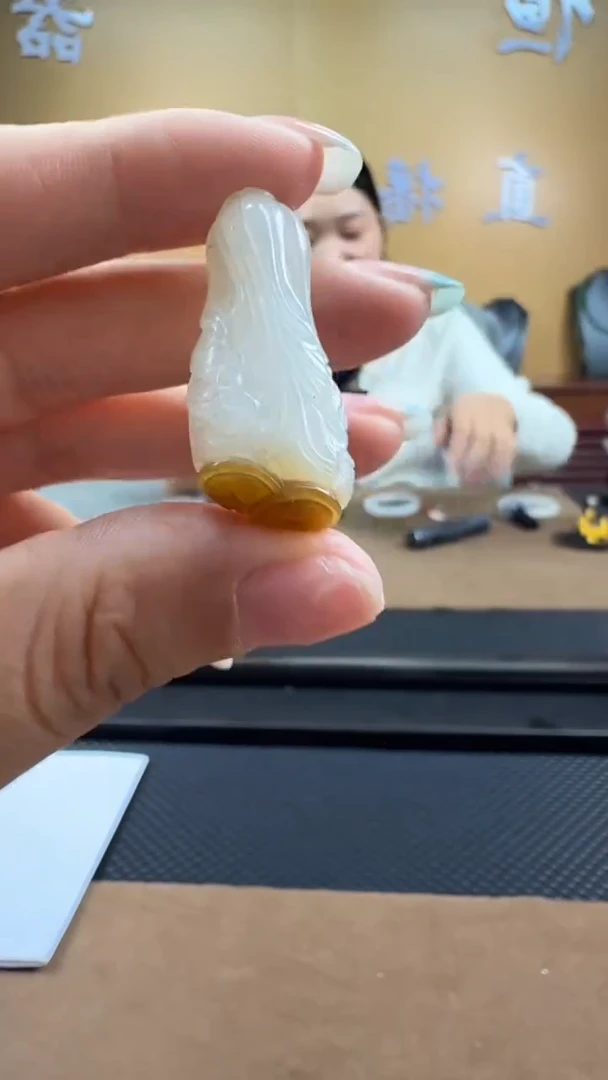 颈饰未镶嵌和田玉挂件