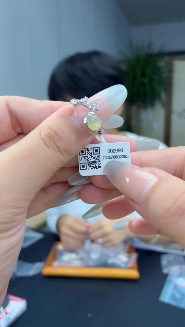 颈饰银S925镶嵌翡翠1111111111