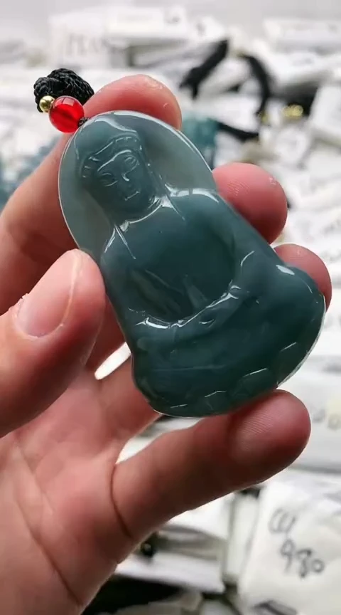 翡翠未镶嵌颈饰观音