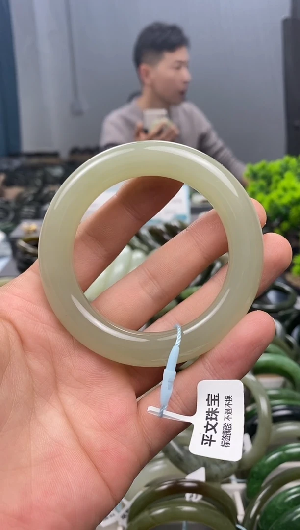 未镶嵌手镯和田玉54