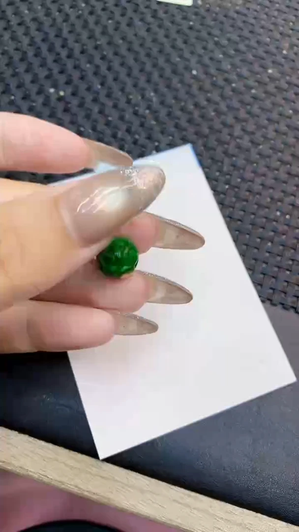 颈饰18K金镶嵌翡翠1