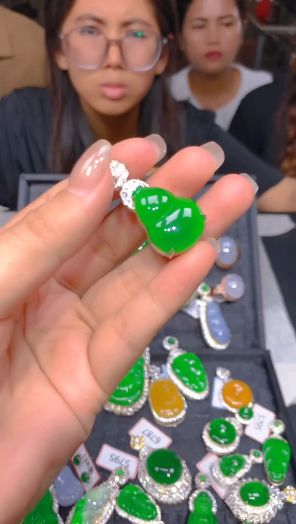 定制翡翠未镶嵌定制翡翠未镶嵌68多样性发货（发其一）