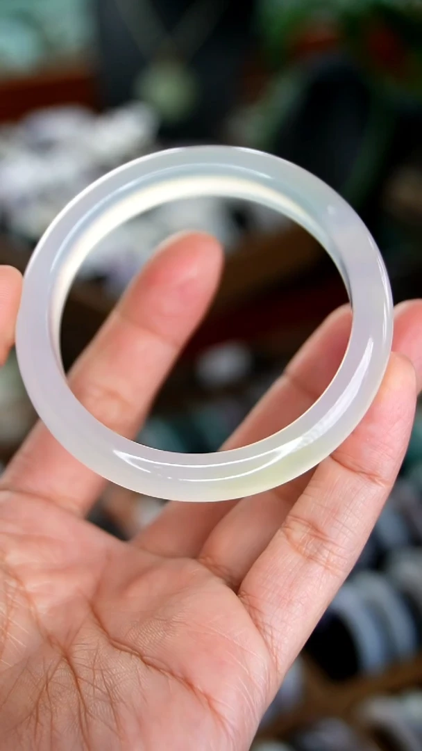 未镶嵌镯子玛瑙/玉髓2.2    54.5圈口