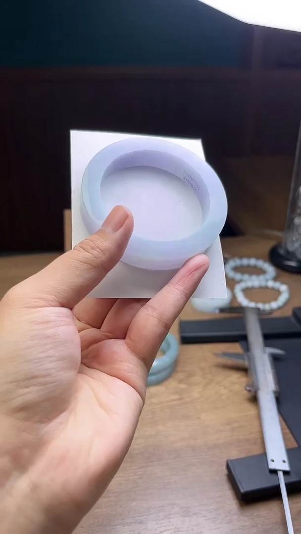 未镶嵌手镯定制翡翠碧***天定制