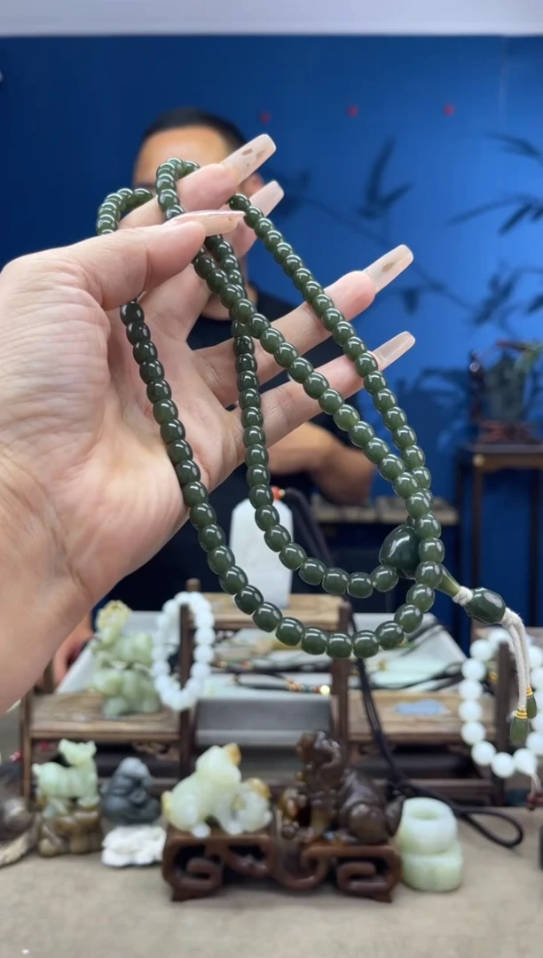 和田玉18K金镶嵌颈饰1